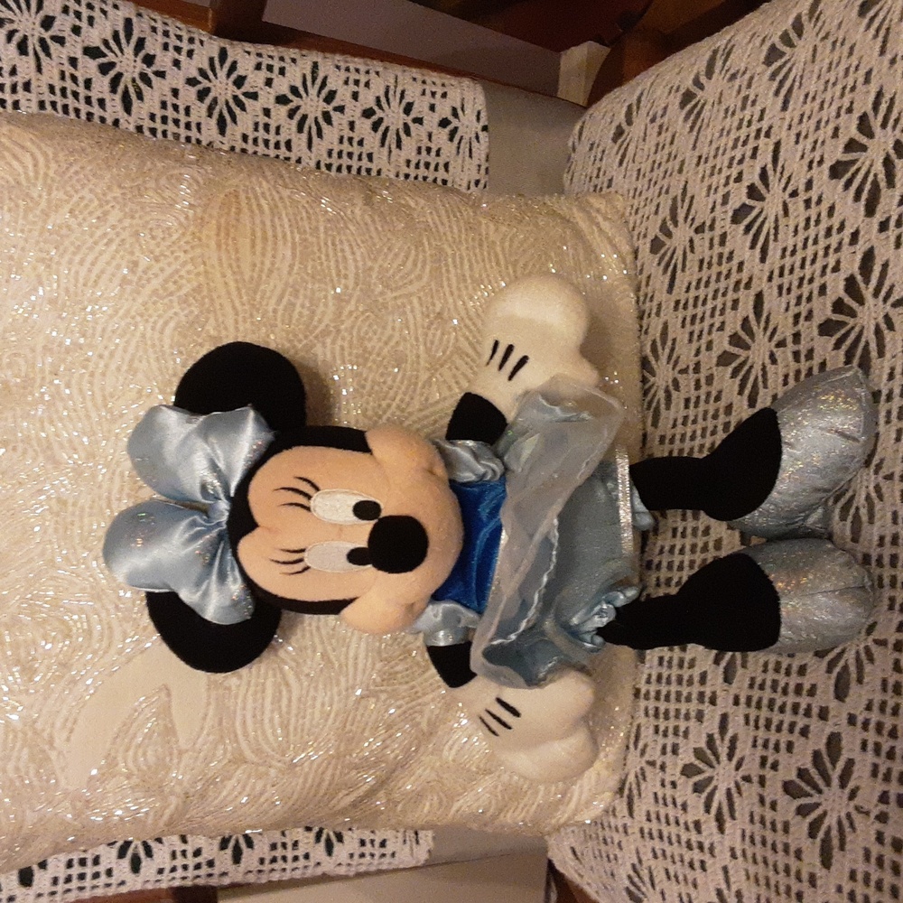 Disney dream friends Walt Disney Minnie mouse.
